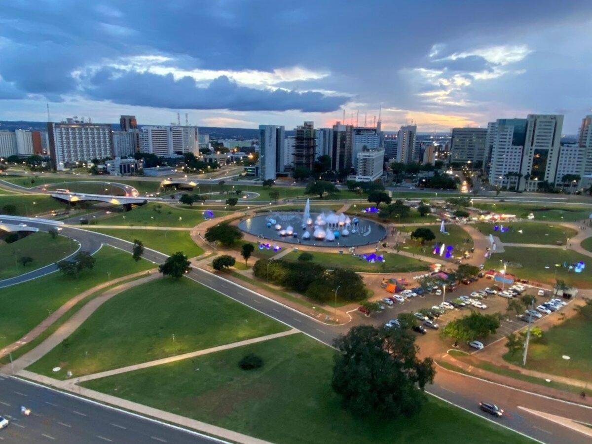 Flat Encantador No 11º Com Vista Pra Torre De Tv Brasília Buitenkant foto